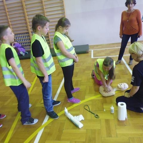 SP Śledziejowice i akcja CAŁA POLSKA UCZY RATOWAĆ!
