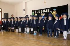 Ślubowanie uczniów klas pierwszych w Szkole Podstawowej w Mietniowie