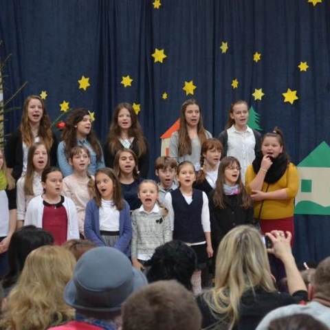 Kiermasz świąteczny - Szkoła Podstawowa w Sierczy