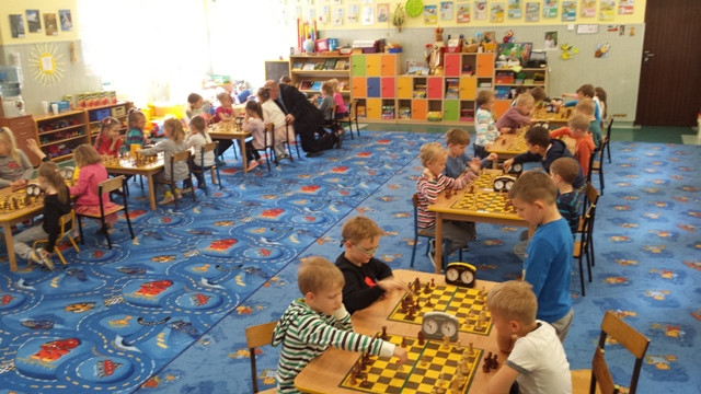 16_szachowe_mistrzostwa_przedszkola_su_siercza_3.jpg