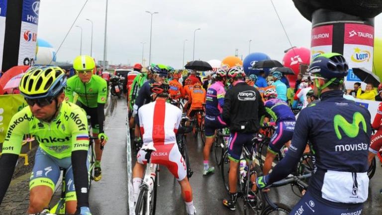 tour-de-polonia-wieliczka-brzegi-campus-misericordiae-czeslaw-lang-burmistrz-artur-koziol-etap-klasyk-kolarski-marczy-ski-21.jpg