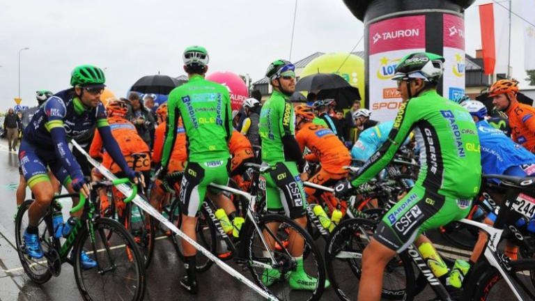 tour-de-polonia-wieliczka-brzegi-campus-misericordiae-czeslaw-lang-burmistrz-artur-koziol-etap-klasyk-kolarski-marczy-ski-24.jpg