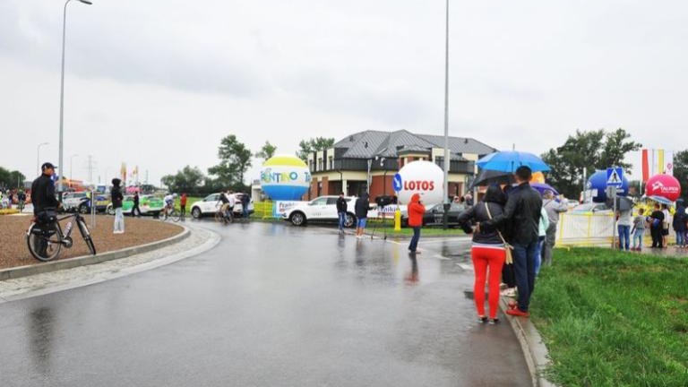 tour-de-polonia-wieliczka-brzegi-campus-misericordiae-czeslaw-lang-burmistrz-artur-koziol-etap-klasyk-kolarski-marczy-ski-26.jpg