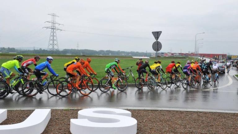 tour-de-polonia-wieliczka-brzegi-campus-misericordiae-czeslaw-lang-burmistrz-artur-koziol-etap-klasyk-kolarski-marczy-ski-31.jpg