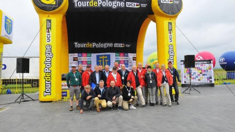 tour-de-polonia-wieliczka-brzegi-campus-misericordiae-czeslaw-lang-burmistrz-artur-koziol-etap-klasyk-kolarski-marczy-ski-47.jpg