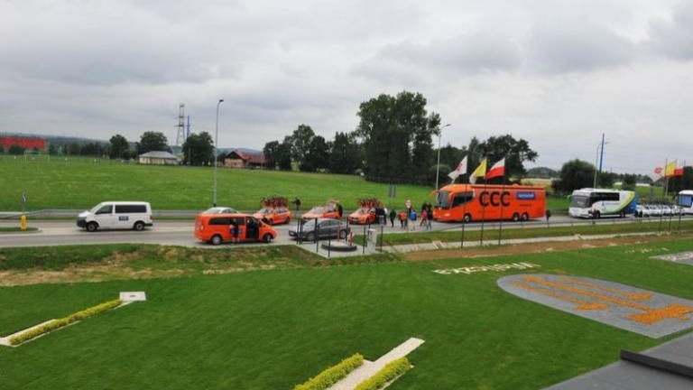 tour-de-polonia-wieliczka-brzegi-campus-misericordiae-czeslaw-lang-burmistrz-artur-koziol-etap-klasyk-kolarski-marczy-ski-49.jpg