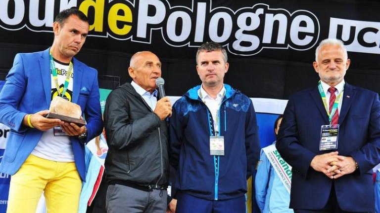tour-de-polonia-wieliczka-brzegi-campus-misericordiae-czeslaw-lang-burmistrz-artur-koziol-etap-klasyk-kolarski-marczy-ski-52.jpg