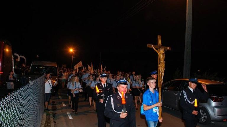 swiatowe-dni-mlodziezy-campus-misericordiae-wieliczka-loreto-pielgrzymka-artur-koziol-strumiany-caritas-9.jpg