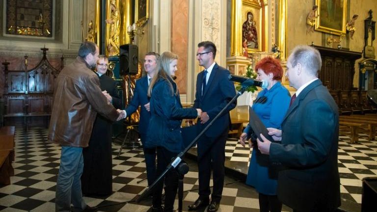 stypendia-papieske-wieliczka-artur-koziol-kosciol-klemensa014.jpg