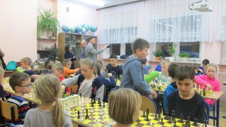 szkola-podstawowa-sledziejowice-wieliczka-artur-koziol-szachy-tutniej-szachowy-6.JPG