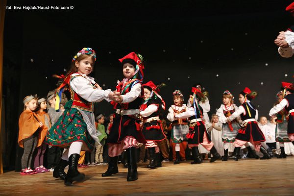 przedszkolaki-mietniow-wieliczka-koledowanie-pastoralka-spiew-burmistrz-boze-narodzenie-11.jpg