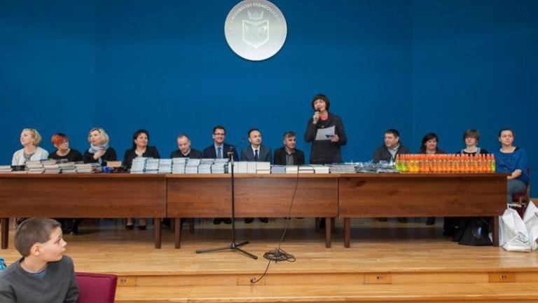 dzieci-ce-ferie-na-uniwersytecie-wieliczka-nauka-edukacja-uniwersytet-pedagogiczny-burmistrz-machnik-sleczka-2.jpg