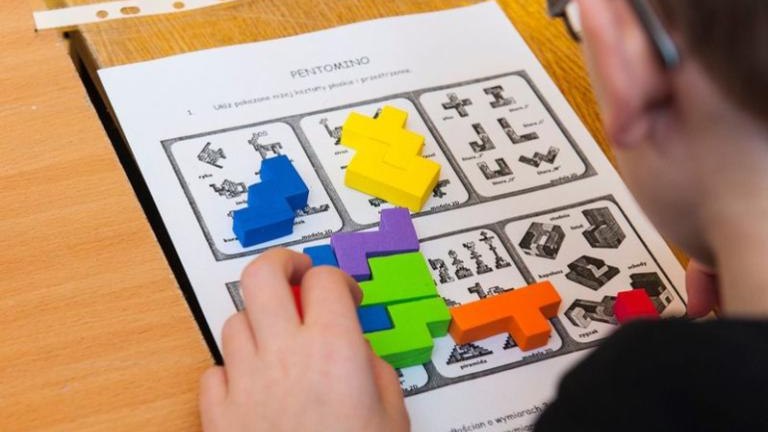 dzieci-ce-ferie-na-uniwersytecie-wieliczka-nauka-edukacja-uniwersytet-pedagogiczny-burmistrz-machnik-sleczka-3.jpg