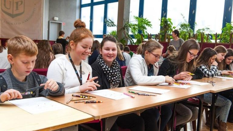 dzieci-ce-ferie-na-uniwersytecie-wieliczka-nauka-edukacja-uniwersytet-pedagogiczny-burmistrz-machnik-sleczka-30.jpg