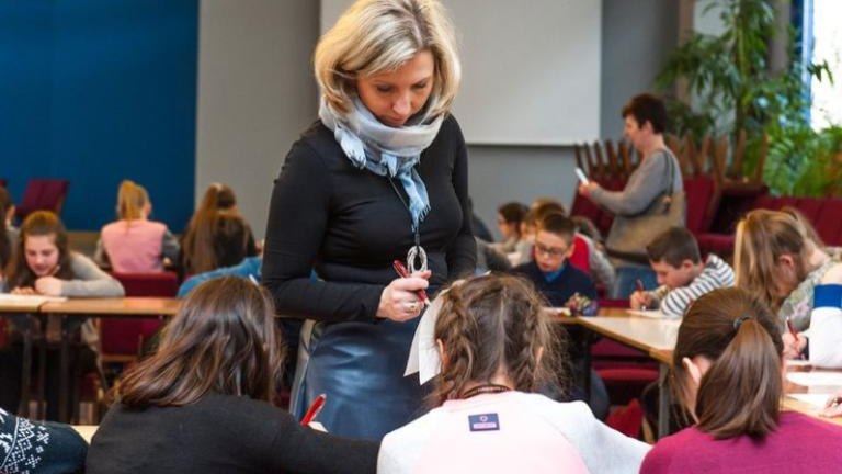 dzieci-ce-ferie-na-uniwersytecie-wieliczka-nauka-edukacja-uniwersytet-pedagogiczny-burmistrz-machnik-sleczka-33.jpg