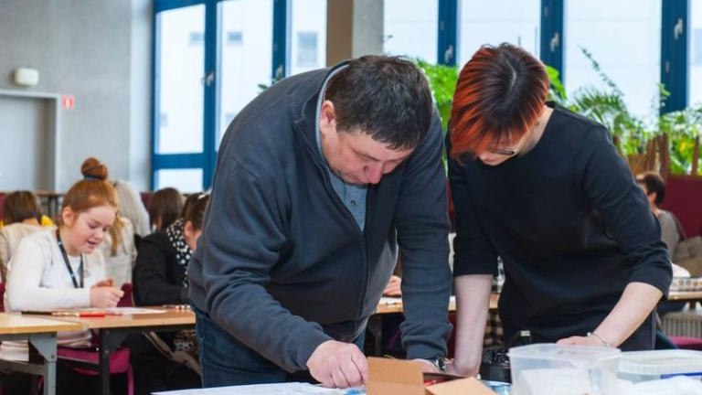 dzieci-ce-ferie-na-uniwersytecie-wieliczka-nauka-edukacja-uniwersytet-pedagogiczny-burmistrz-machnik-sleczka-39.jpg