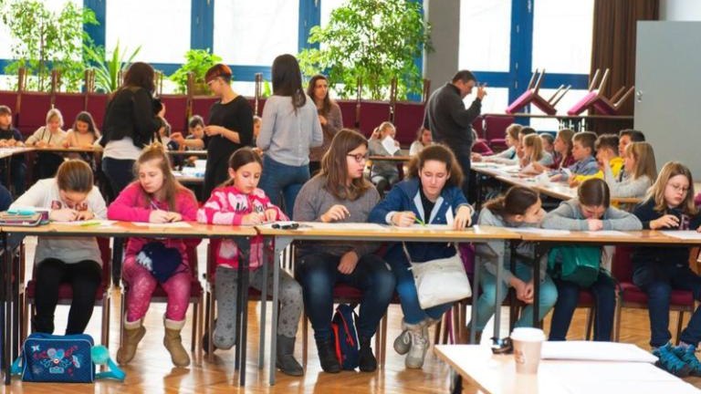 dzieci-ce-ferie-na-uniwersytecie-wieliczka-nauka-edukacja-uniwersytet-pedagogiczny-burmistrz-machnik-sleczka-45.jpg