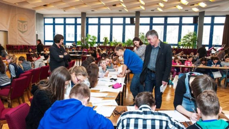 dzieci-ce-ferie-na-uniwersytecie-wieliczka-nauka-edukacja-uniwersytet-pedagogiczny-burmistrz-machnik-sleczka-46.jpg
