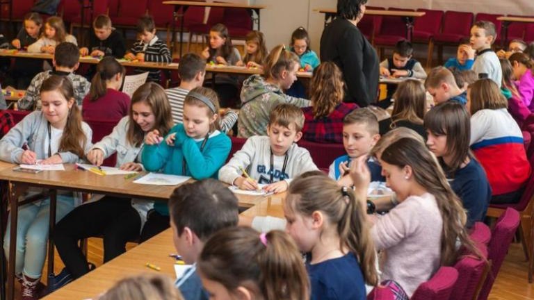 dzieci-ce-ferie-na-uniwersytecie-wieliczka-nauka-edukacja-uniwersytet-pedagogiczny-burmistrz-machnik-sleczka-48.jpg