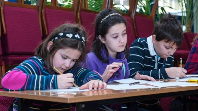 dzieci-ce-ferie-na-uniwersytecie-wieliczka-nauka-edukacja-uniwersytet-pedagogiczny-burmistrz-machnik-sleczka-57.jpg