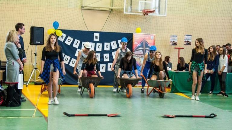 III-kozmickie-targi-edukacyjne-wieliczka-kozmice-wielkie-burmistrz-artur-koziol003.jpg