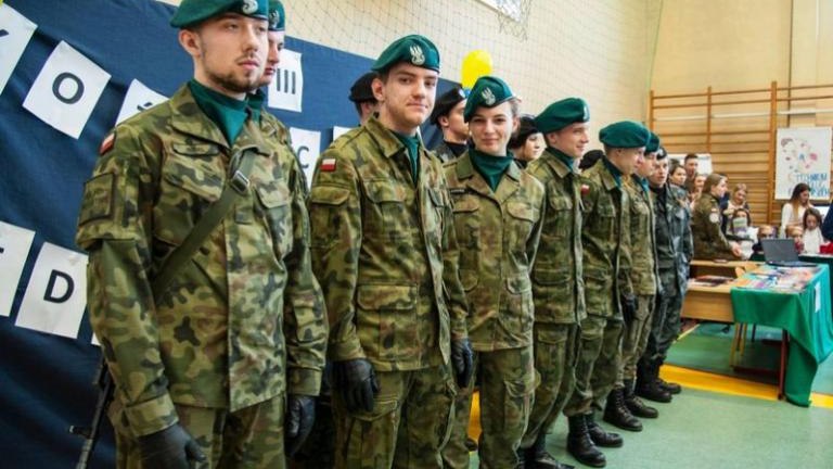 III-kozmickie-targi-edukacyjne-wieliczka-kozmice-wielkie-burmistrz-artur-koziol016.jpg