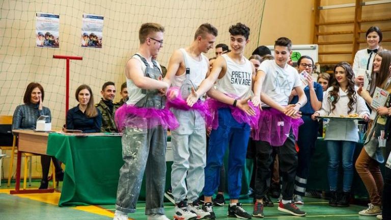 III-kozmickie-targi-edukacyjne-wieliczka-kozmice-wielkie-burmistrz-artur-koziol024.jpg
