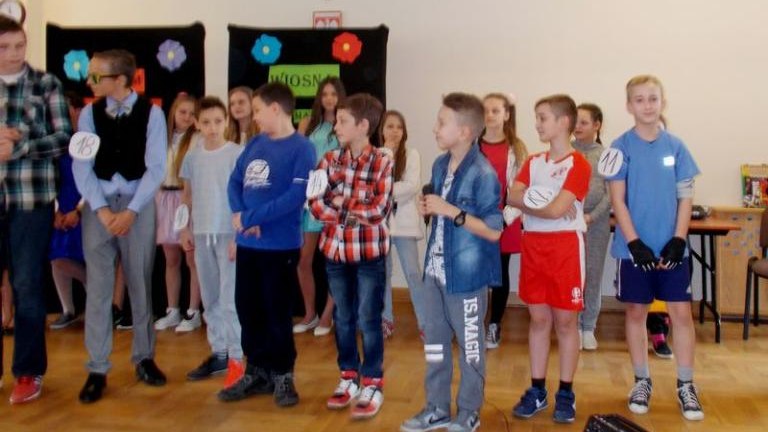 powitanie-wiosny-w-szkole-podstawowej-w-mietniowie-artur-koziol-burmistrz-wieliczka-004.jpg