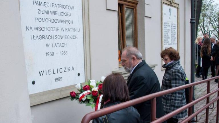 obchody-77-rocznicy-zbrodni-katynskiej-wieliczka-artur-koziol-006.jpg