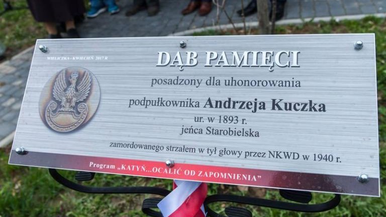 obchody-77-rocznicy-zbrodni-katynskiej-wieliczka-artur-koziol-008.jpg