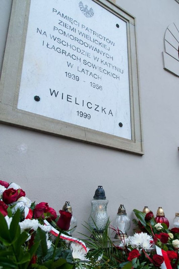 obchody-77-rocznicy-zbrodni-katynskiej-wieliczka-artur-koziol-044.jpg