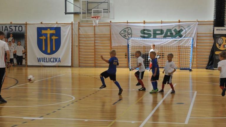 maly-mundial-2017-w-wieliczce-IV-gminny-turniej-mini-pi-ki-no-nej-przedszkolak-w-artur-koziol-046.jpg