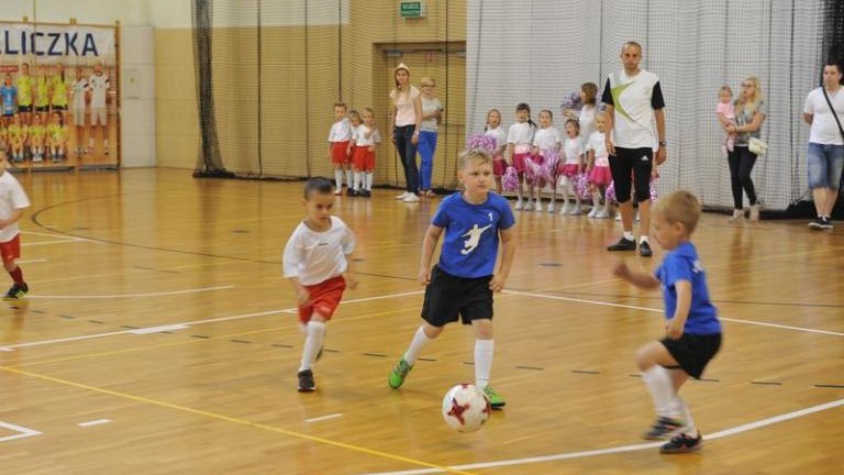 maly-mundial-2017-w-wieliczce-IV-gminny-turniej-mini-pi-ki-no-nej-przedszkolak-w-artur-koziol-048.jpg