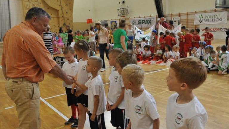 maly-mundial-2017-w-wieliczce-IV-gminny-turniej-mini-pi-ki-no-nej-przedszkolak-w-artur-koziol-092.jpg