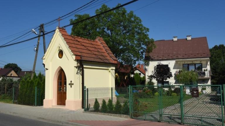 Renowacja kaplicy Niedzielskich w Śledziejowicach5.jpg