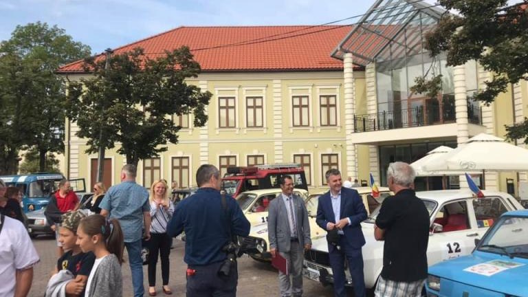 VIII Międzynarodowy Zlot Dacii Drum Bun 2019 wieliczka.jpg