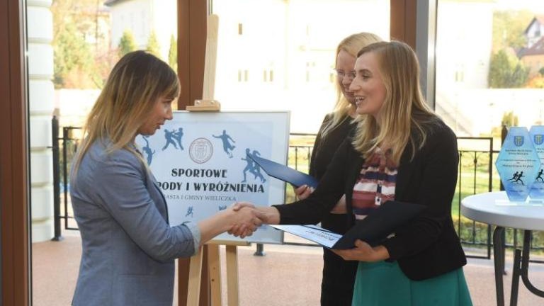 uroczyste wręczenie nagród i wyróżnien sportowych wieliczka - 001.jpg