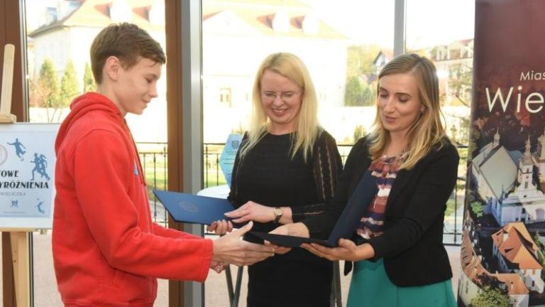 uroczyste wręczenie nagród i wyróżnien sportowych wieliczka - 010.jpg