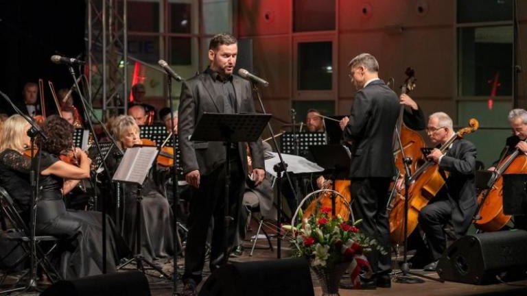 Koncert 11 listopada 2019 Bo my nie błagamy o wolność my o nią walczymy - 005.jpg