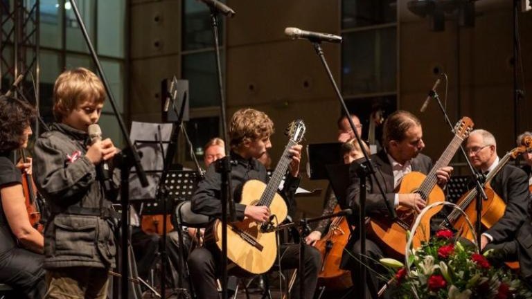 Koncert 11 listopada 2019 Bo my nie błagamy o wolność my o nią walczymy - 019.jpg