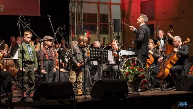 Koncert 11 listopada 2019 Bo my nie błagamy o wolność my o nią walczymy - 033.jpg
