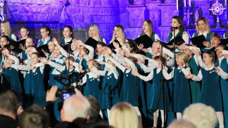 jubileusz choru ziarenko z podstolic 2019 - 001.jpg