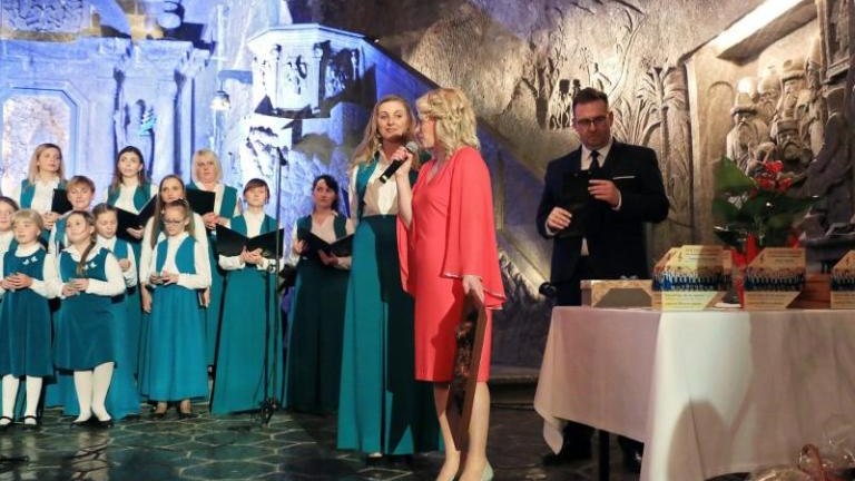 jubileusz choru ziarenko z podstolic 2019 - 005.jpg