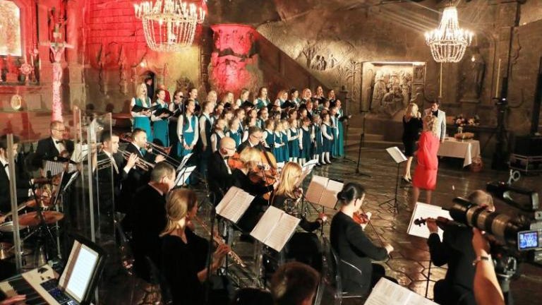 jubileusz choru ziarenko z podstolic 2019 - 017.jpg