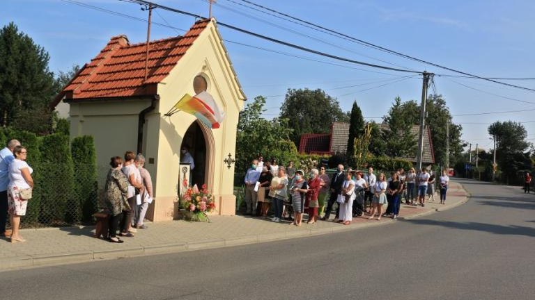 Poświęcenie odnowionej kaplicy Niedzielskich w Śledziejowicach5.jpg