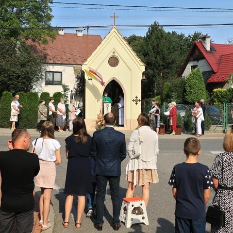 Poświęcenie odnowionej kaplicy Niedzielskich w Śledziejowicach