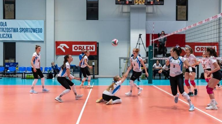 mistrzostwa polski juniorek mlodszych w siatkowce wieliczka-003.jpg