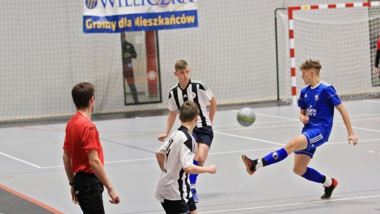 Turniej eliminacyjny Młodzieżowych Mistrzostw Polski do lat 19 w futsalu w Wieliczce-001.jpg