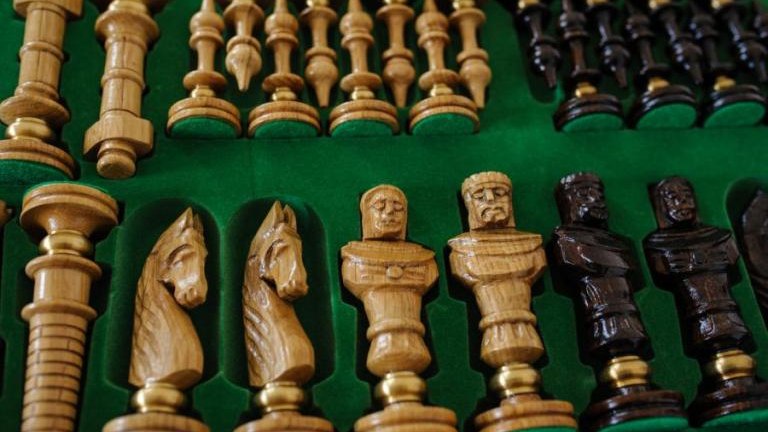 licytacja szachów z podpisem arcymistrzów Jan_ Krzysztof_Duda i Kamil_Mitoń dla WOŚP z Artur_Kozioł_Wieliczka Roman_Ptak_Niepołomice-015.jpg