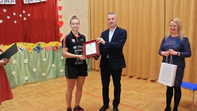 izabela perz podwojna mistrzyni polski mlodzikow w tenisie stolowym-010.jpg